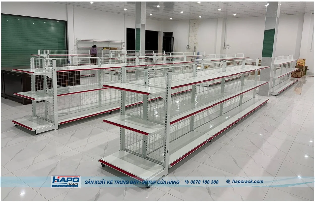 So Sánh Kệ Siêu Thị Giá Rẻ Và Kệ Trưng Bày Cao Cấp