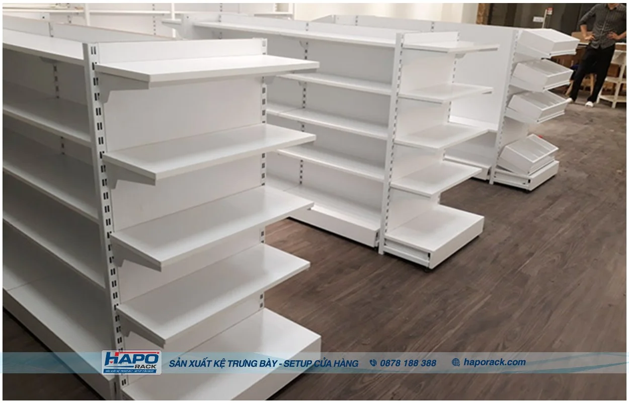 Thi Công Kệ Trưng Bày Giá Tốt – Đảm Bảo Chất Lượng Và Độ Bền