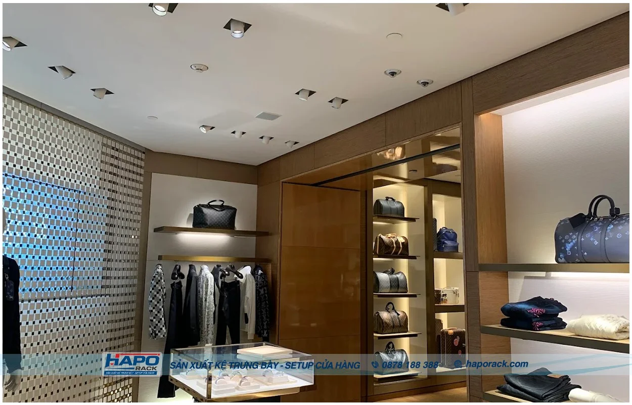 Thiết Kế Cửa Hàng Thời Trang Kết Hợp Trưng Bày Kệ rack Hiệu Quả