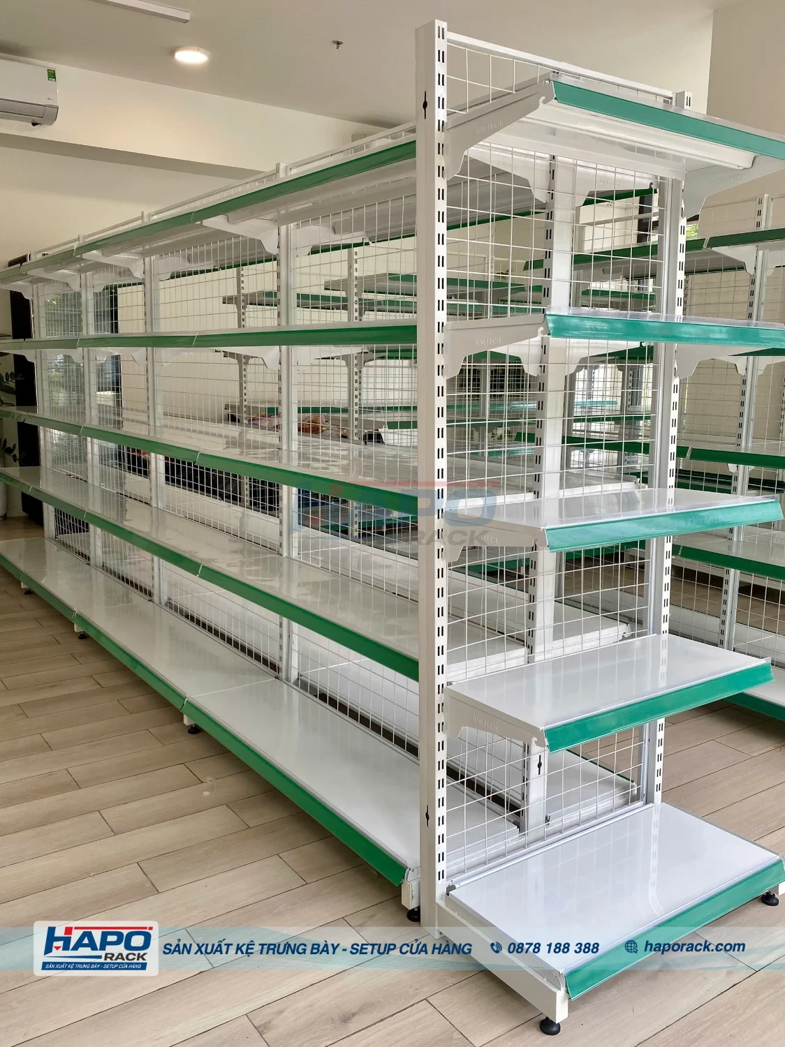 Hoàn Thiện Kệ Siêu Thị Mini Cho Cửa Hàng Tại Vinhomes Grand Park, Long Bình