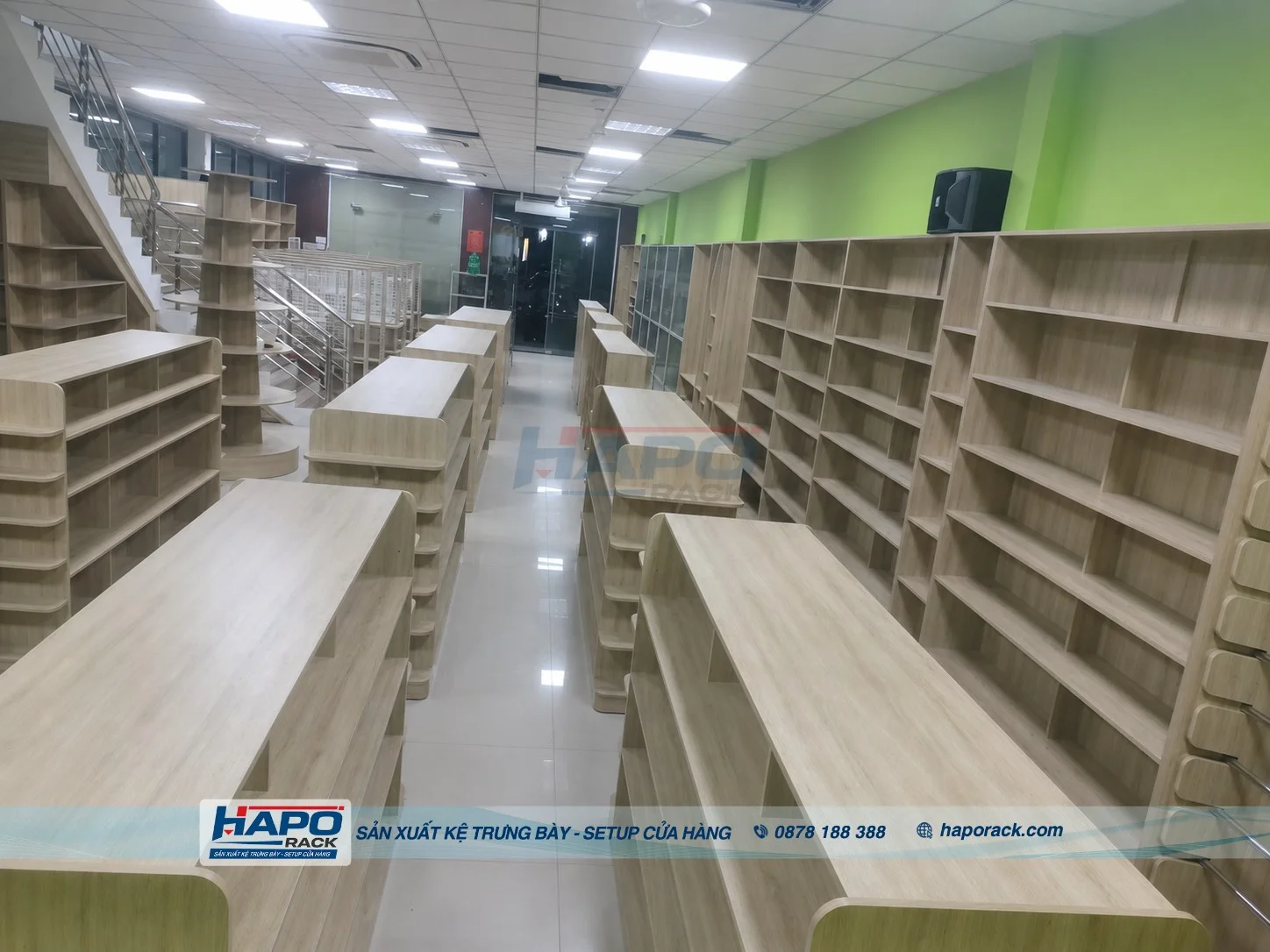 Kệ Trưng Bày Đồ Dùng Học Tập Chuyên Nghiệp Cho Nhà Sách