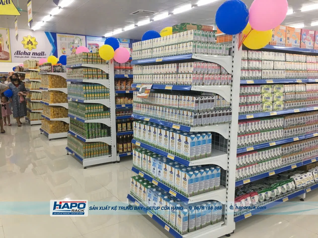 Kệ Trưng Bày Shop Mẹ Và Bé Tại P. Tân Uyên TP. HCM – Gọn Gàng, Chắc Chắn