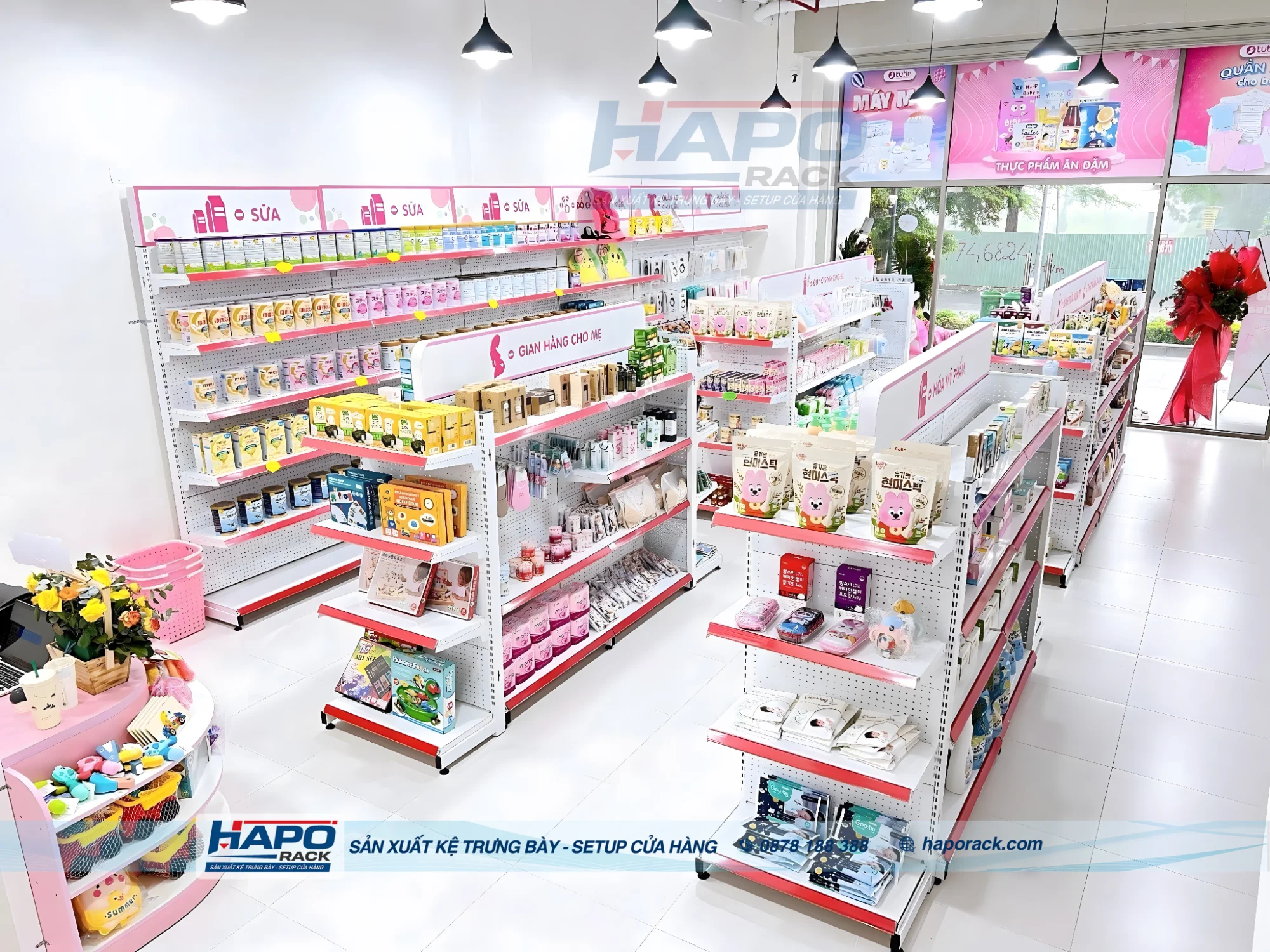 Mẫu Kệ Cửa Hàng Mẹ Và Bé Tại P. Chánh Hiệp TP. HCM Đẹp, Chắc Chắn