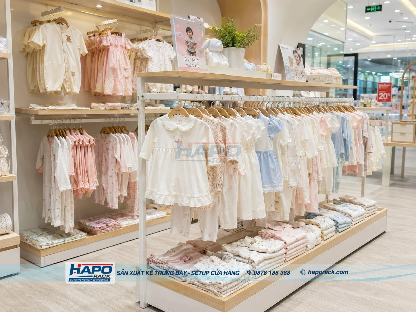 Mẫu Kệ Trưng Bày Quần Áo Trẻ Em Dễ Bán, Gọn Đẹp