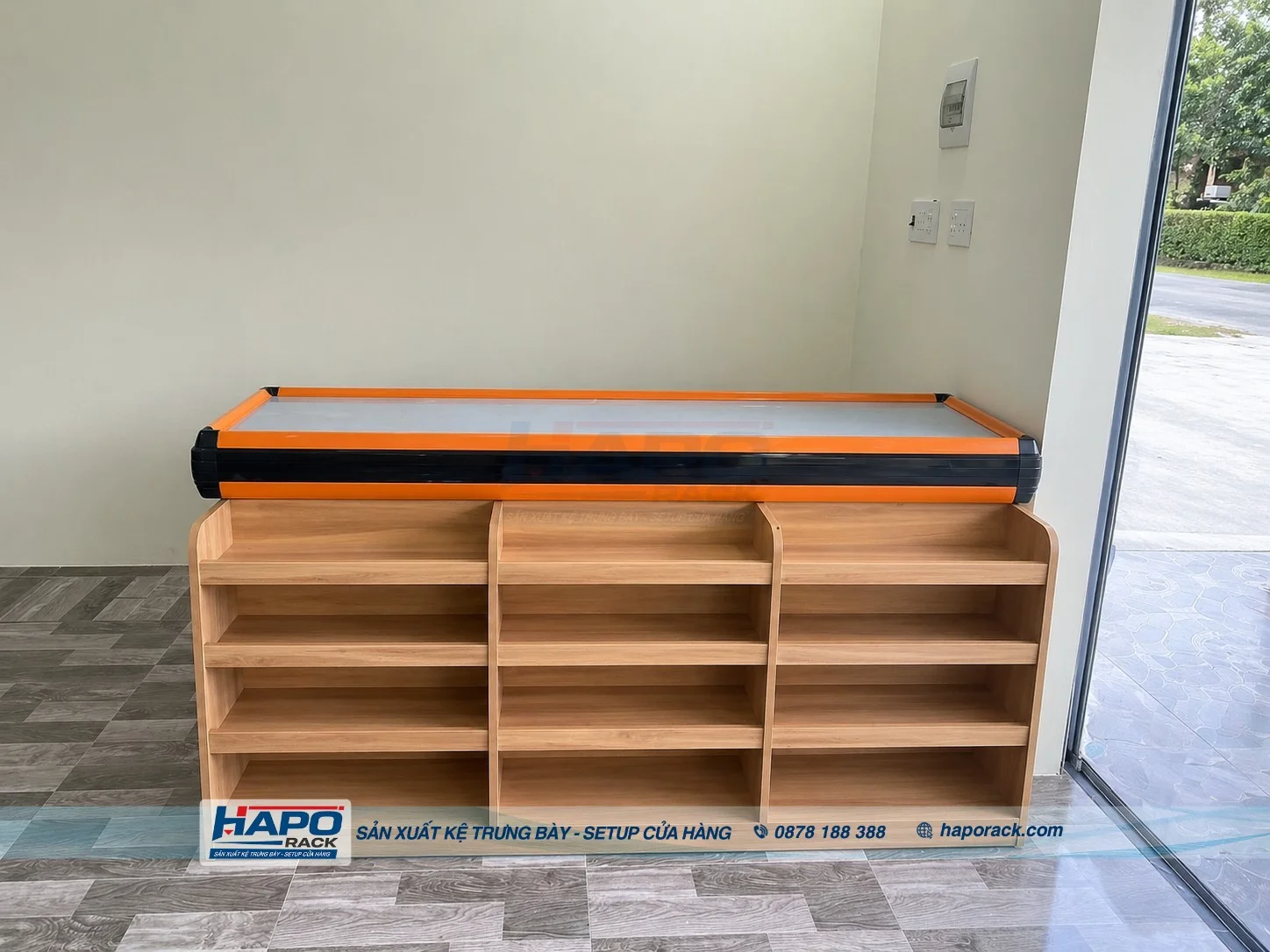 Bàn Thu Ngân Shop 2027 – Thiết Kế Đẹp, Tiện Lợi, Sang Trọng