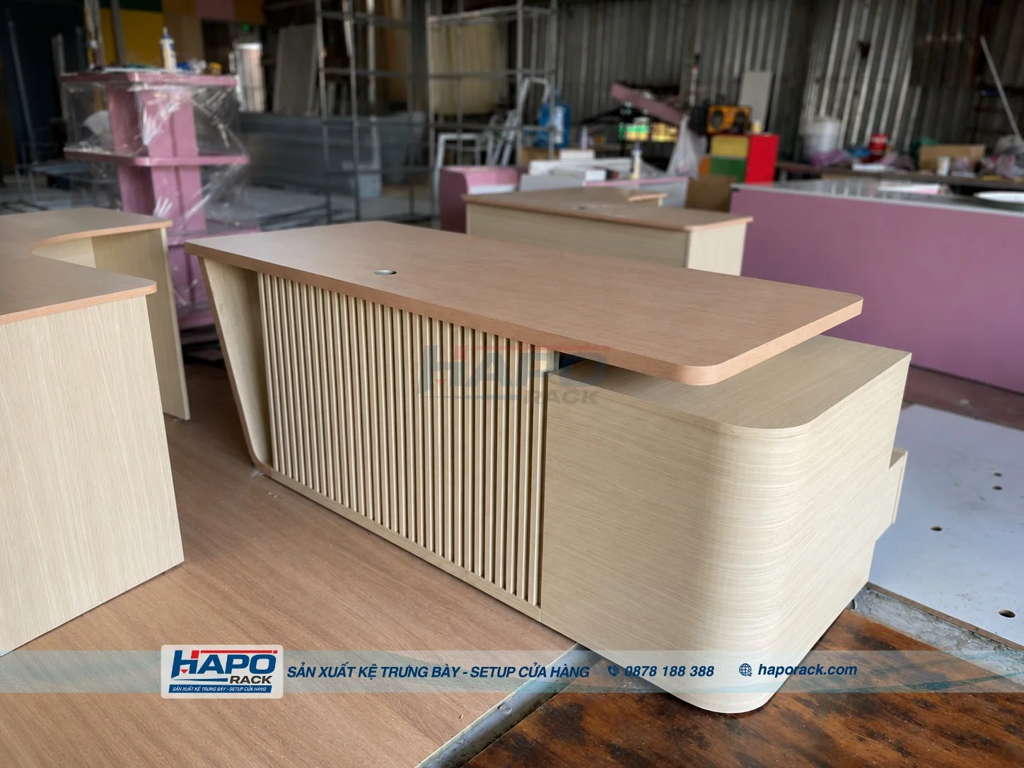 Bàn Thu Ngân Theo Yêu Cầu 2027 – Thiết Kế Đẹp, Đúng Kích Thước
