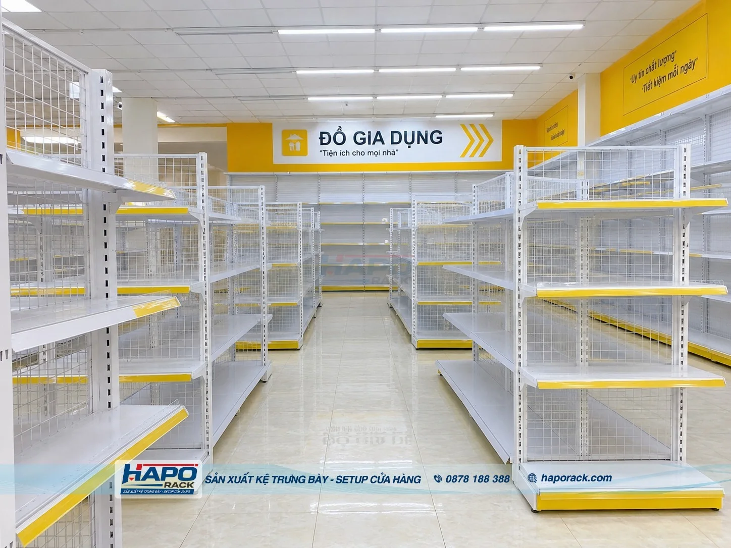 Kệ Lưng Lưới 4 Tầng Giá Tốt – Mẫu Đẹp Cho Cửa Hàng Tạp Hóa