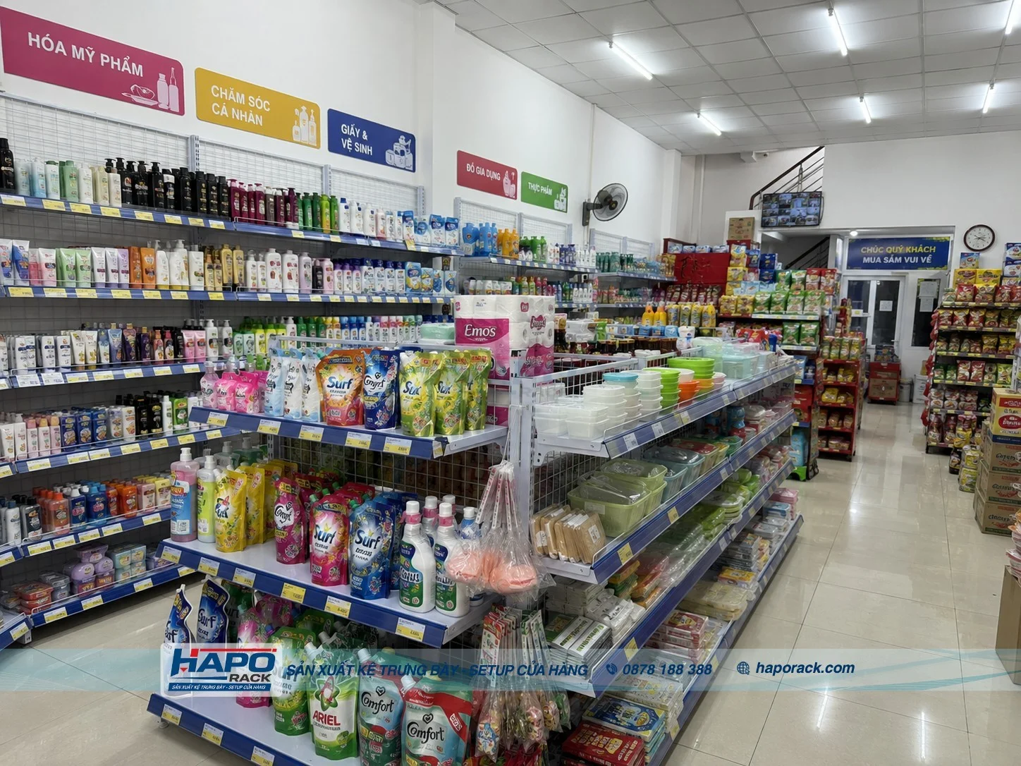 Kệ Lưng Lưới Đôi Bền Đẹp – Giải Pháp Tối Ưu Không Gian Cửa Hàng
