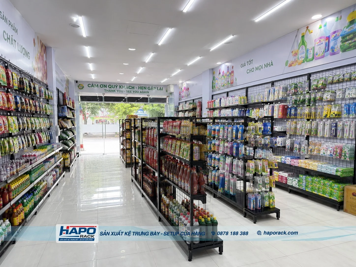 Kệ Lưng Lưới Trưng Bày Hàng Hóa – Top Mẫu Đẹp, Bền Chắc 2027