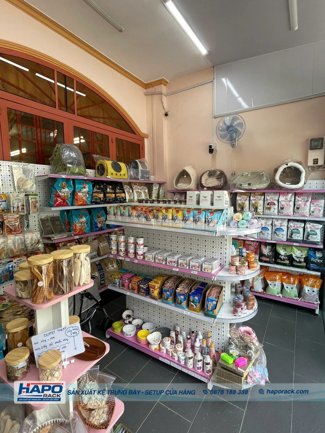 Kệ Pet Shop 2027 – Kệ Trưng Bày Thú Cưng Đẹp, Đa Dạng Mẫu