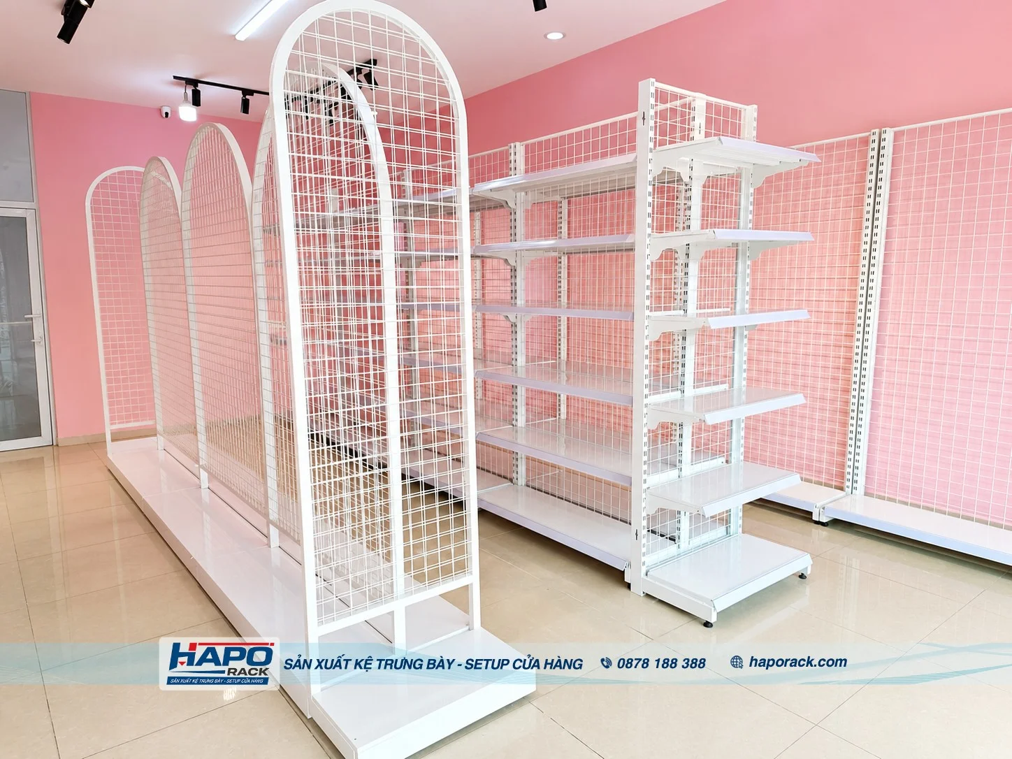 Kệ Phụ Kiện Tóc Cho Shop – Gọn Đẹp, Hiện Đại, Tiết Kiệm Diện Tích