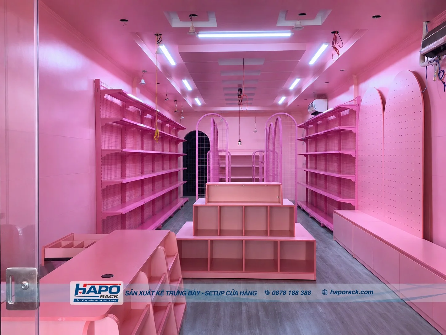 Kệ Shop Phụ Kiện Tóc Giá Tốt – Hiện Đại, Gọn Gàng, Dễ Lựa Chọn