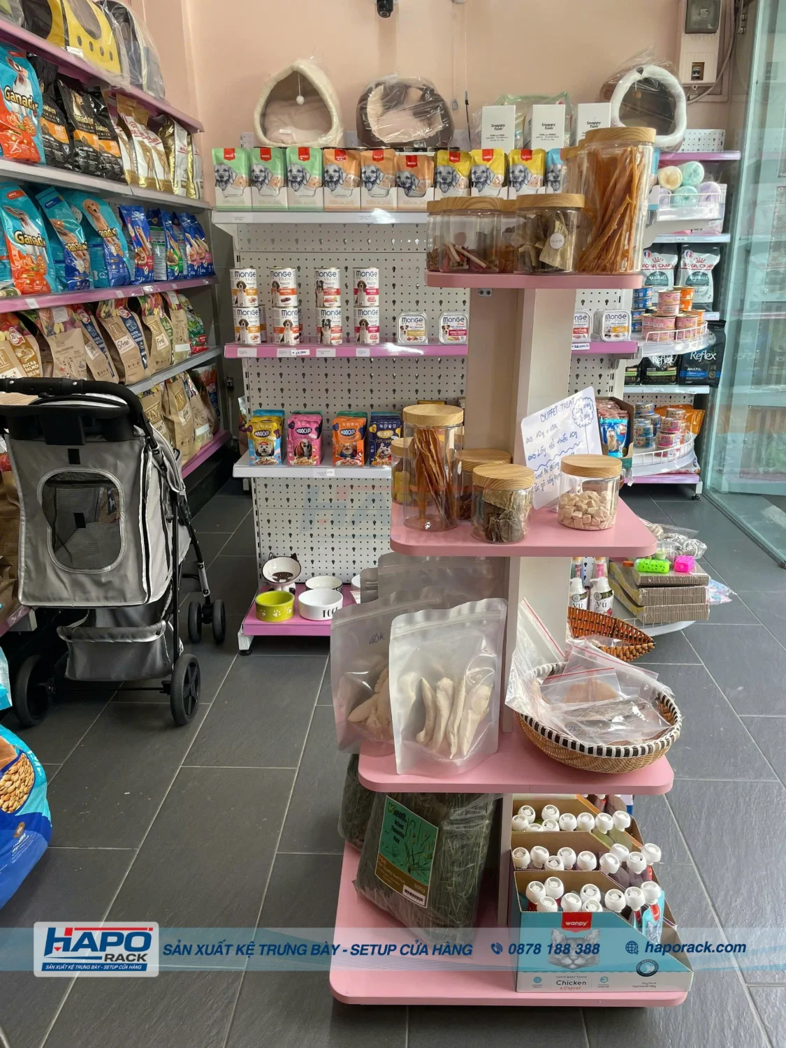 Kệ Shop Thú Cưng Đẹp 2027 – Kệ Trưng Bày Hiện Đại, Tiết Kiệm Diện Tích