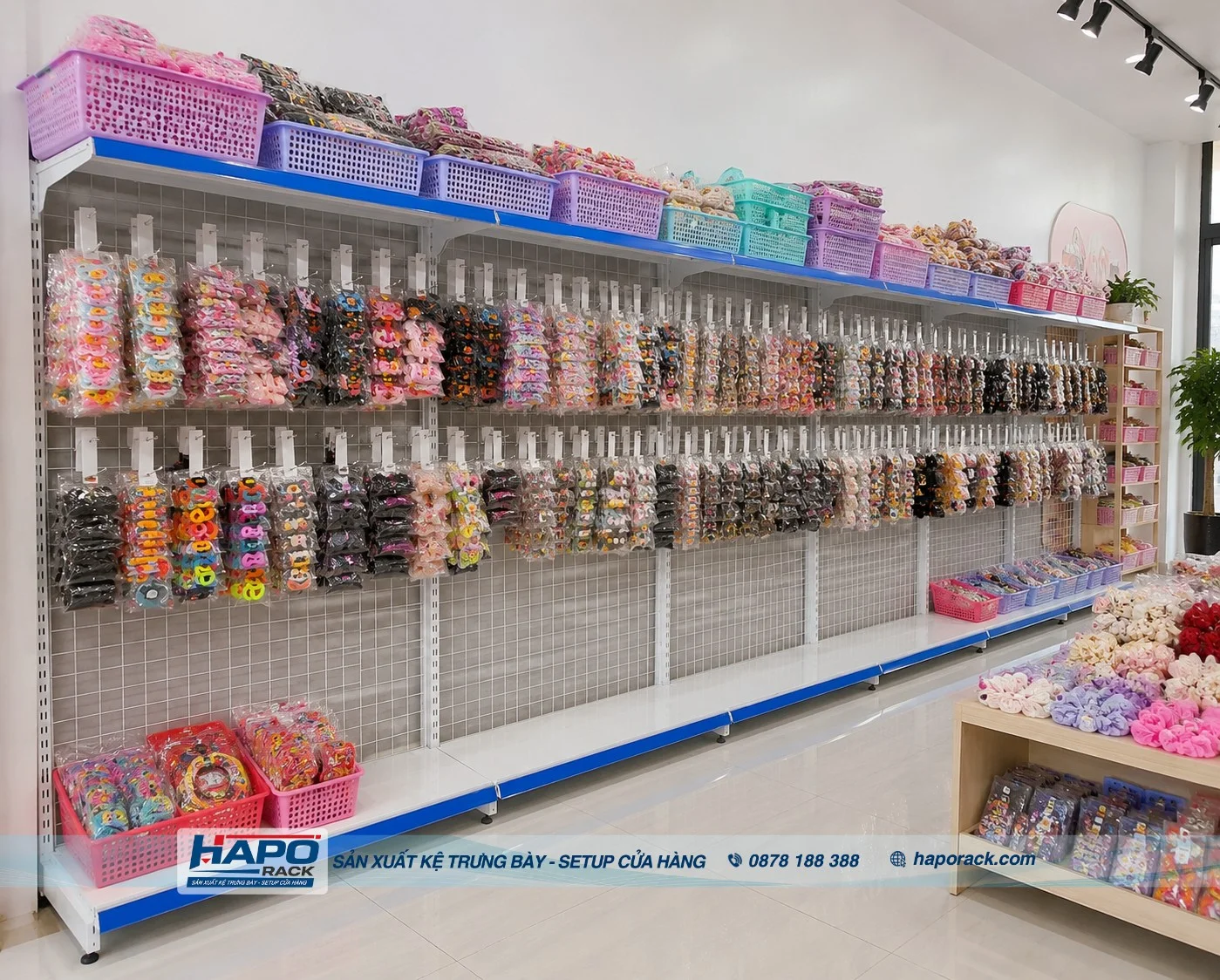 Kệ Treo Phụ Kiện Cho Shop – Mẫu Đẹp, Tiện Lợi, Tối Ưu Không Gian