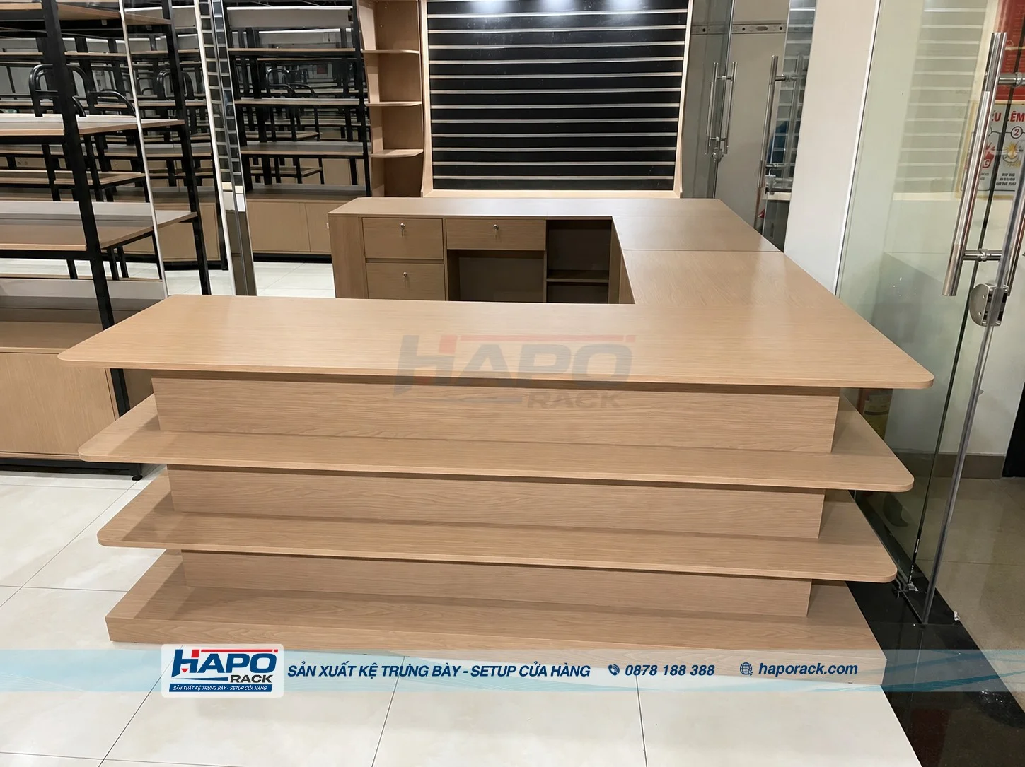 Thi Công Bàn Thu Ngân 2027 – Đẹp, Chắc Chắn, Tối Ưu Không Gian