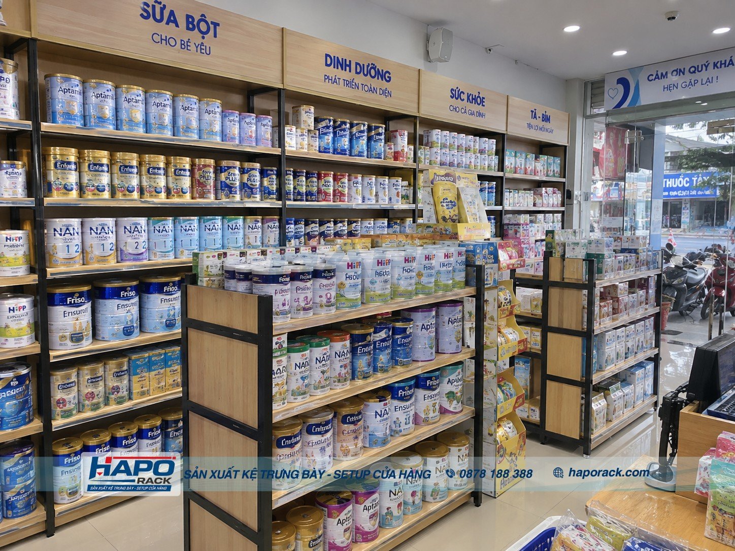 Giá Kệ Sữa Bột Cho Shop Mẹ Bé: Mẫu Đẹp, Nhiều Tầng, Bền Chắc Và Dễ Trưng Bày
