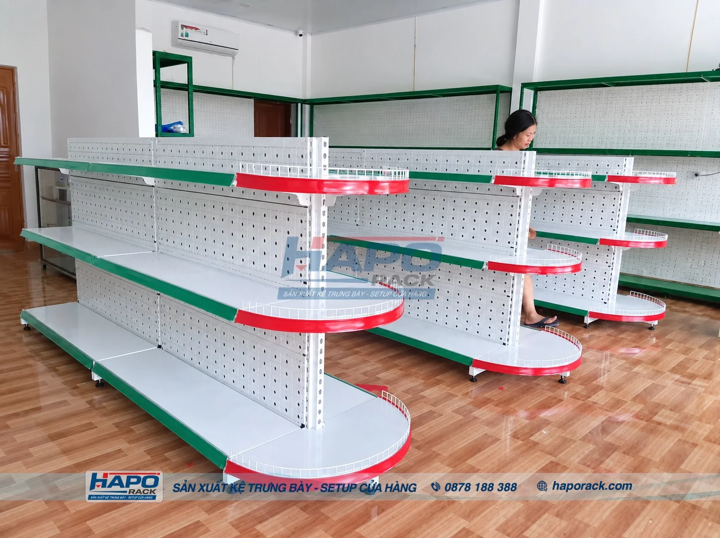 Kệ Đôi Lưng Tôn Đục Lỗ Cao Cấp – Thiết Kế Chắc Chắn