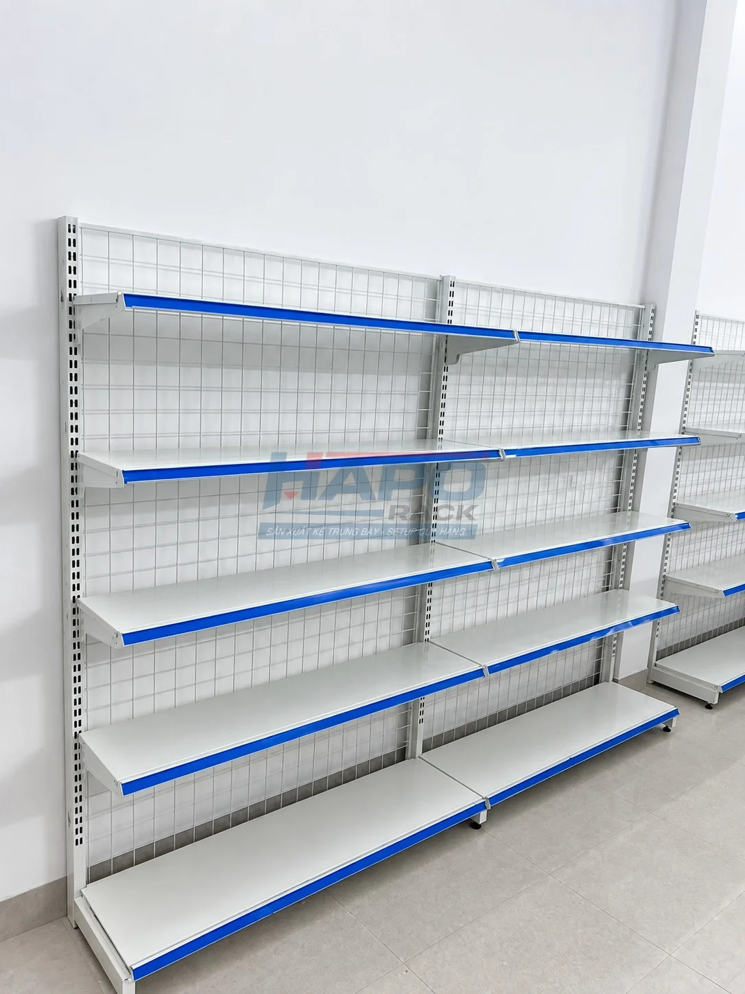 Kệ Đơn Lưng Lưới Có Chắc Chắn Không? Đánh Giá Thực Tế