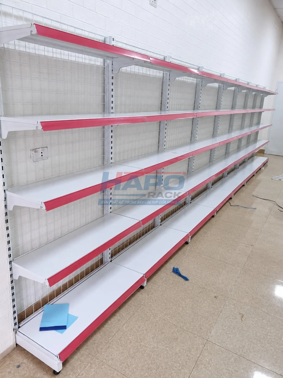 Kệ Đơn Lưng Lưới Có Tốt Không? Tư Vấn Trước Khi Mua