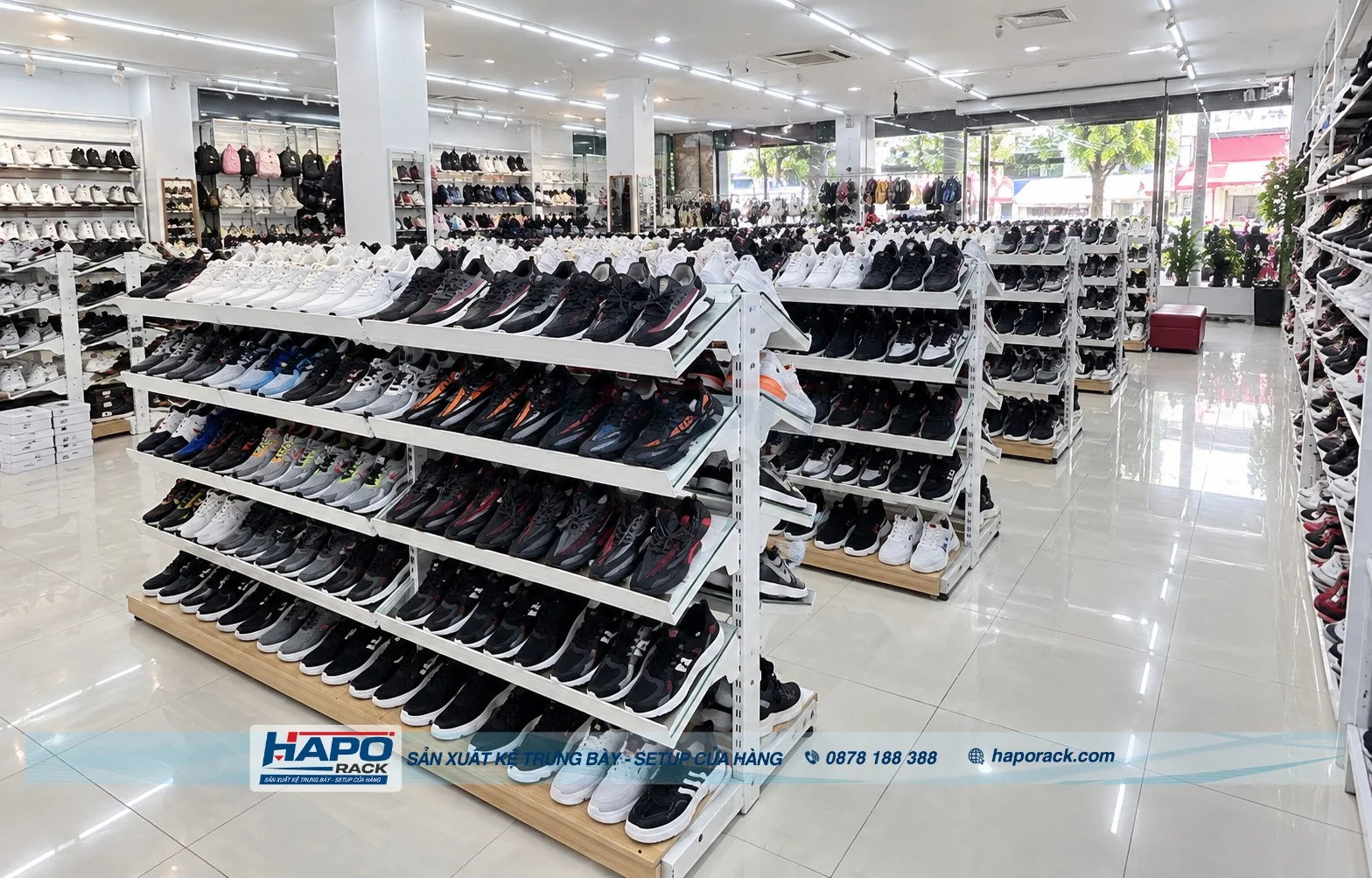 Kệ Giày Dép Áp Tường Đẹp, Tối Ưu Không Gian Trưng Bày