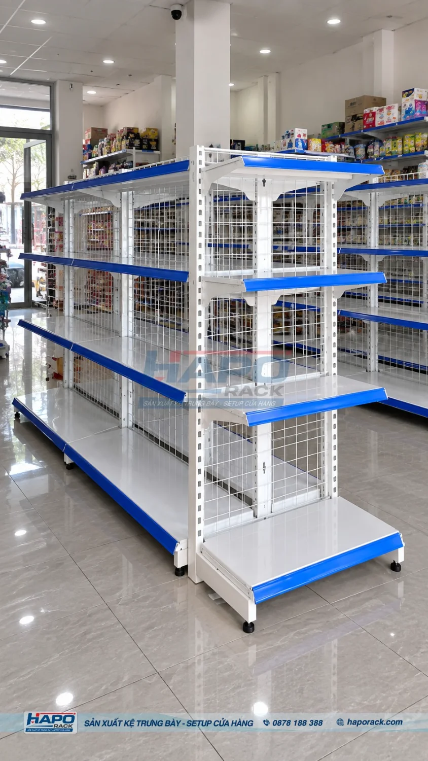 Kệ Lưng Lưới 4 Tầng Cao Bao Nhiêu Để Trưng Bày Hàng Dễ Lấy?
