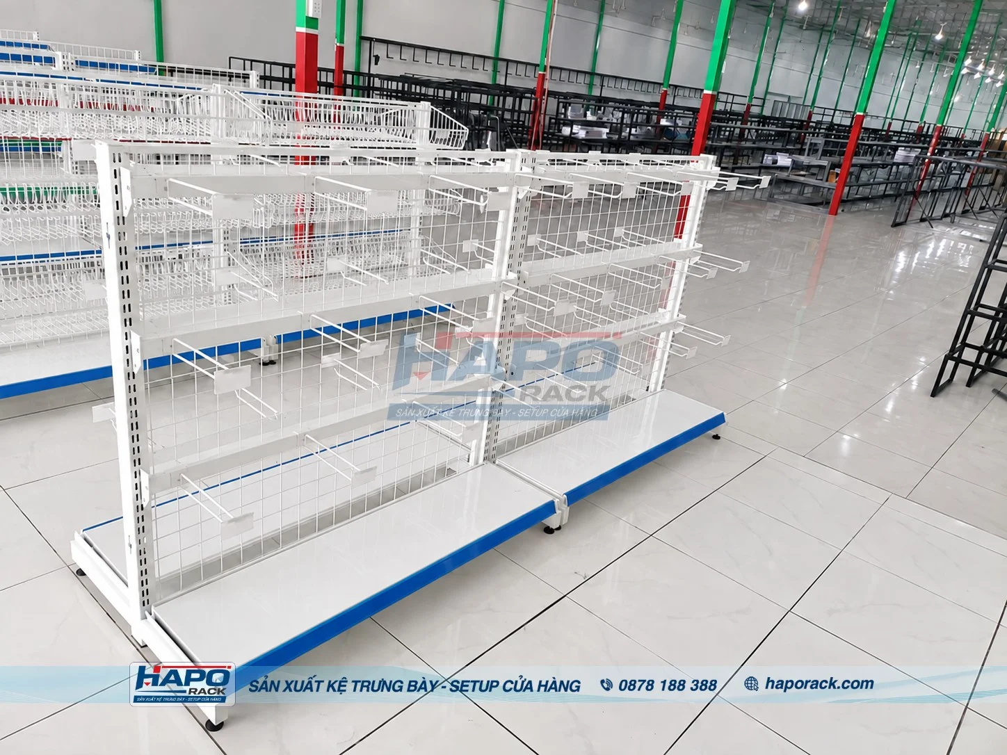 Kệ Móc Treo Phụ Kiện Tạp Hóa – Cách Chọn Theo Mặt Bằng Cửa Hàng
