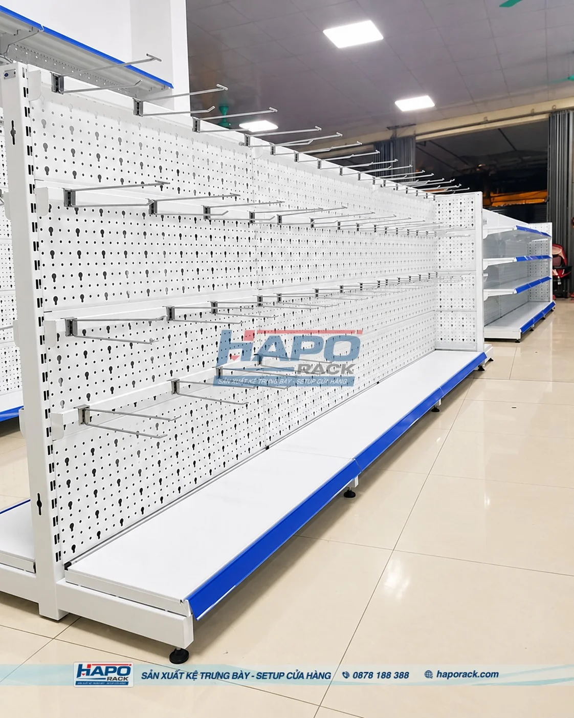 - Cách lựa chọn kệ móc treo phù hợp với từng loại hàng hóa