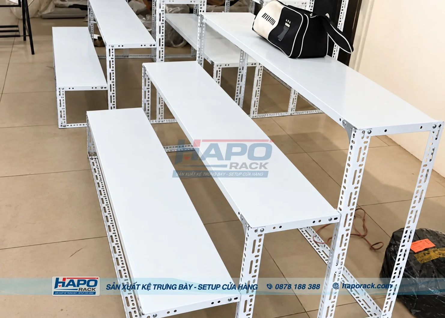 Kệ Bậc Thang – Kích Thước, Cấu Tạo Và Báo Giá