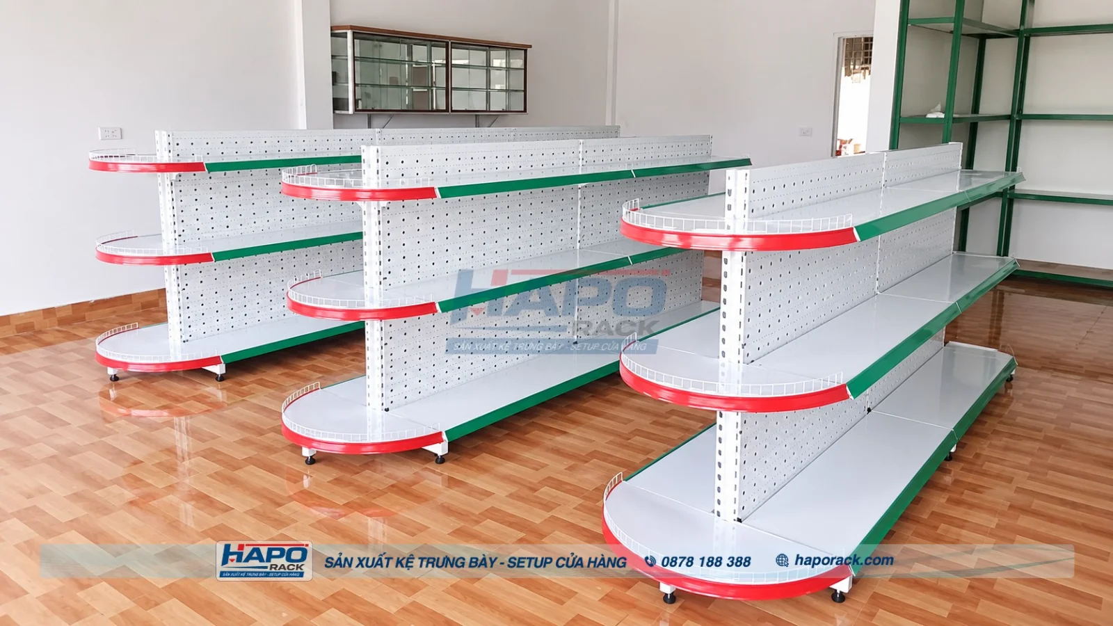 Kệ Bán Nguyệt Có Tiết Kiệm Diện Tích Không? Cách Bố Trí Hiệu Quả