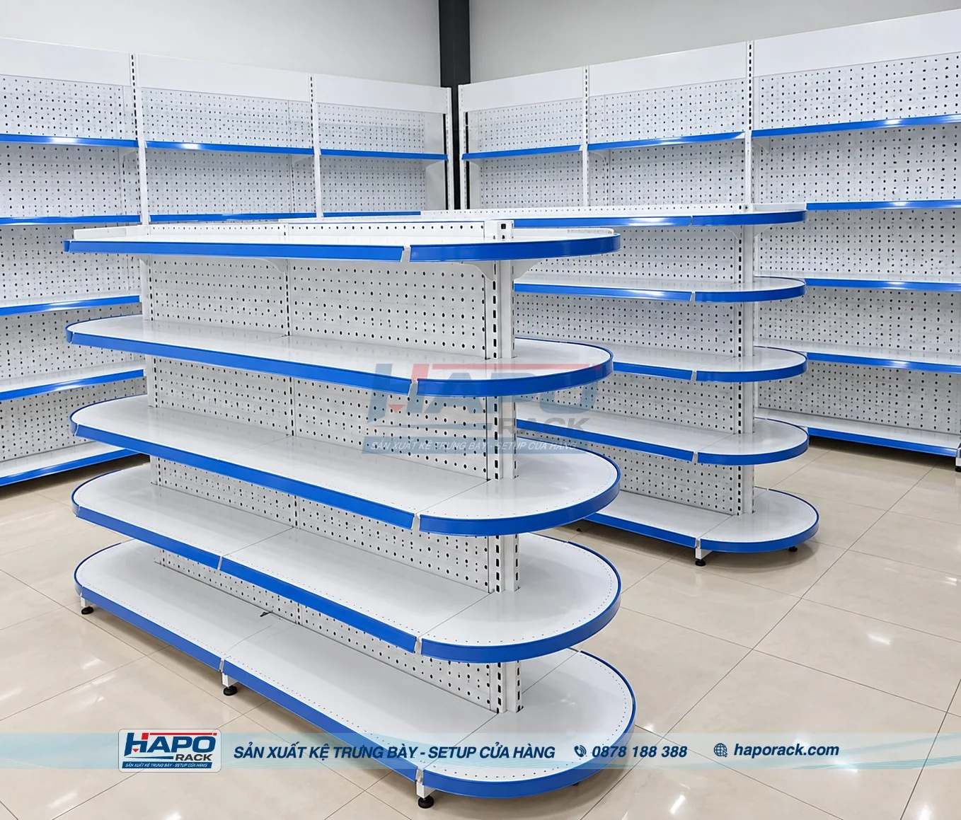 Kệ Bán Nguyệt Nhiều Tầng – Tối Ưu Diện Tích Trưng Bày