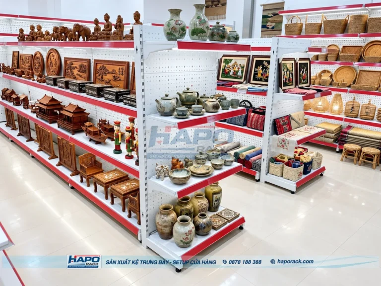 KỆ GỖ TRƯNG BÀY ĐỒ LƯU NIỆM