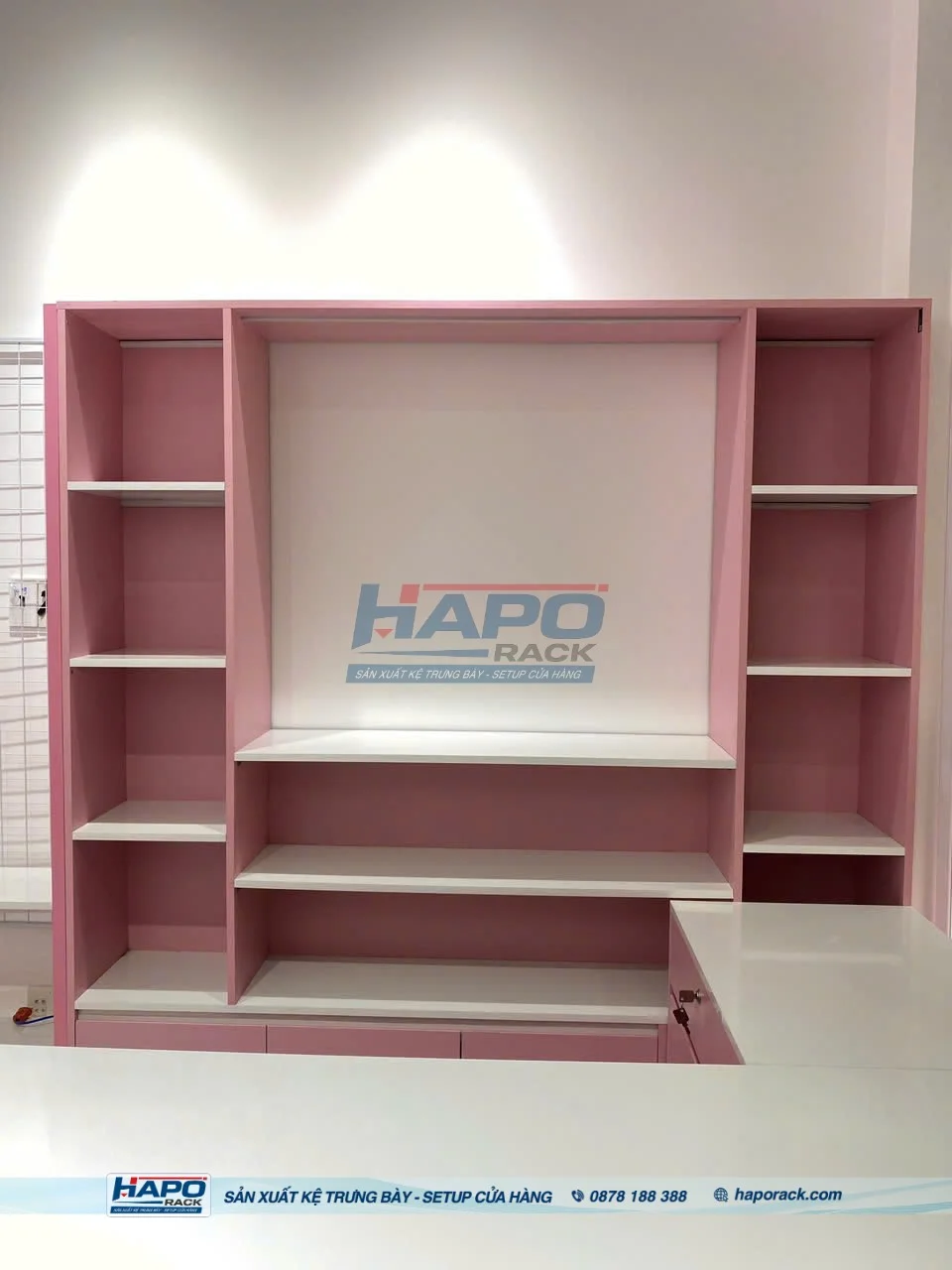 Kệ gỗ trưng bày kết hợp khung sắt hiện đại và tiện dụng