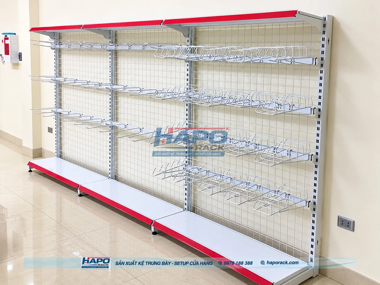Kệ móc treo trưng bày phụ kiện thời trang đẹp và gọn gàng