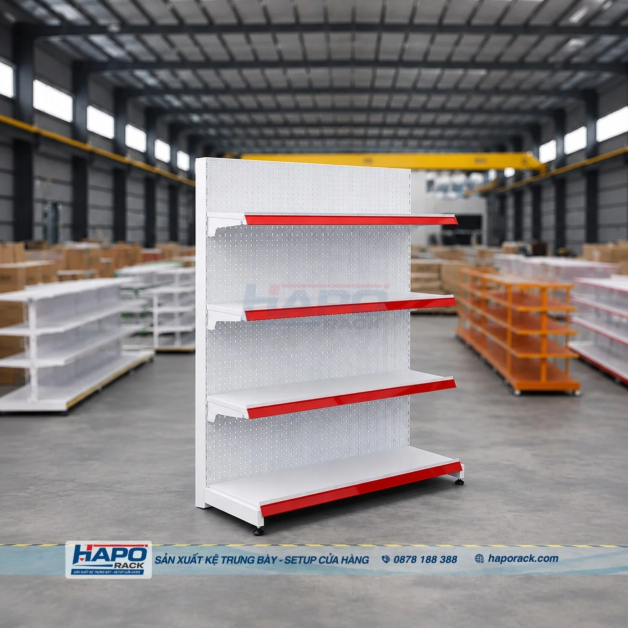 Kệ trưng bày chai nước và nước giải khát