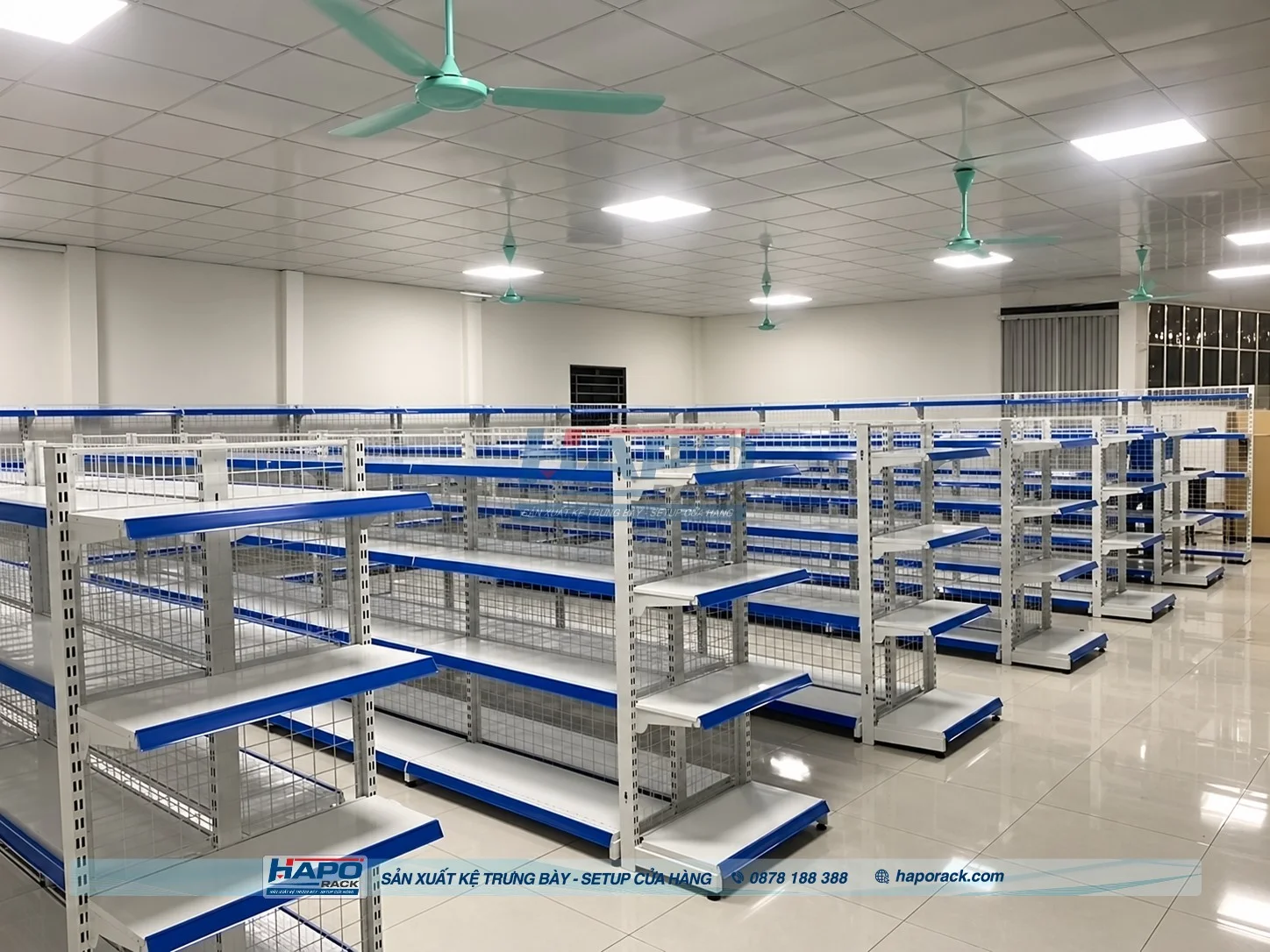 Kệ trưng bày đầu dãy siêu thị giúp tối ưu diện tích kinh doanh