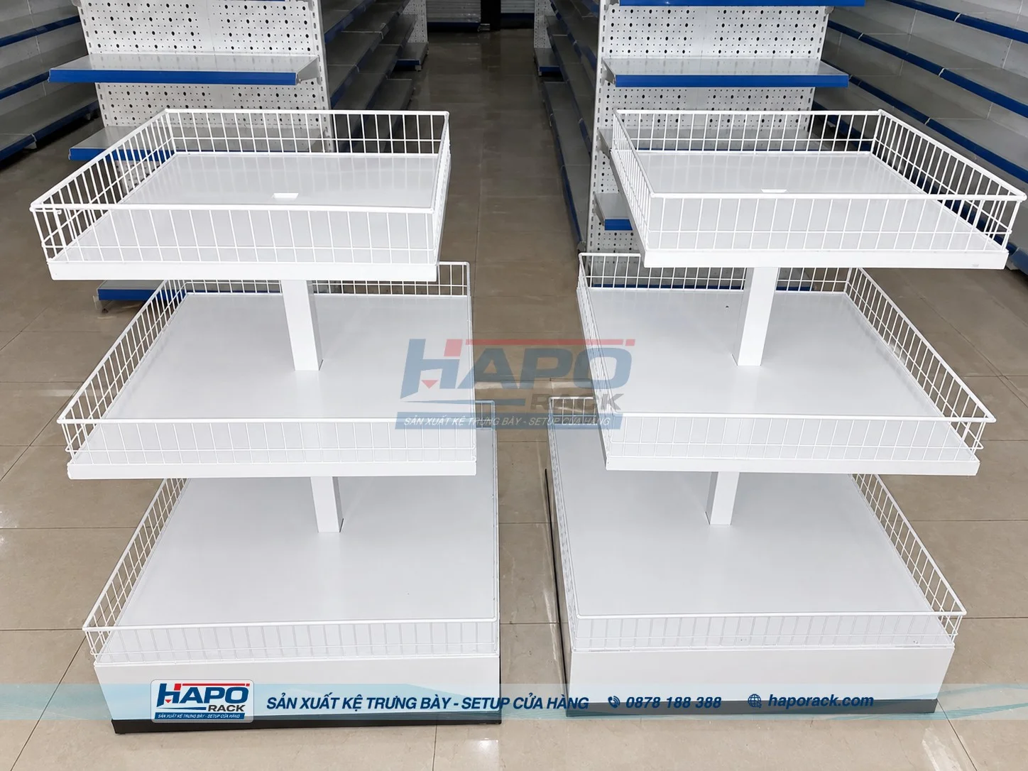 Kệ Vuông Trưng Bày Sản Phẩm – Gọn Đẹp, Tiết Kiệm Diện Tích