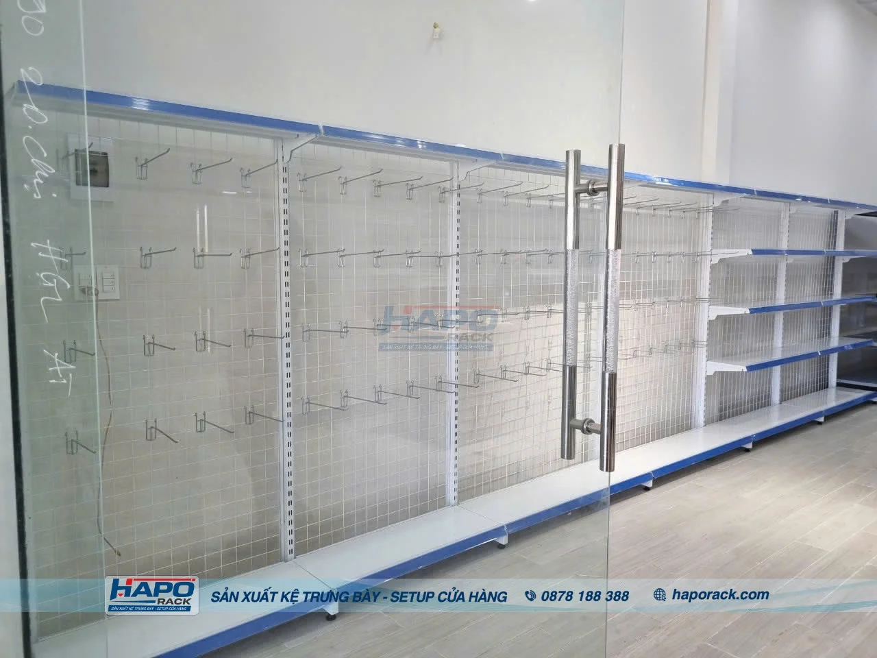 Mẫu cửa hàng thuốc tây đẹp hiện đại