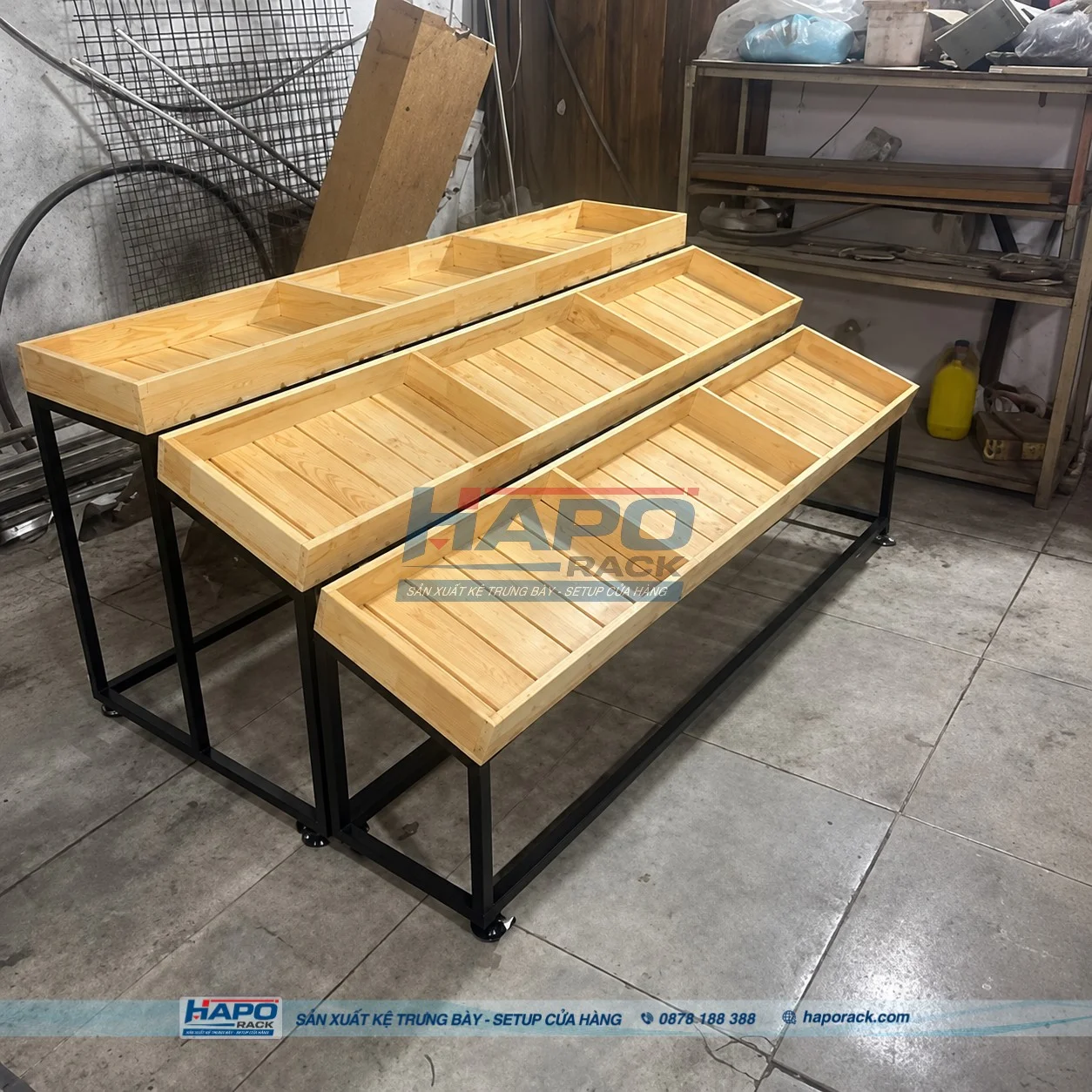 Mẫu kệ rau củ quả đẹp giúp cửa hàng nổi bật và thu hút khách hàng