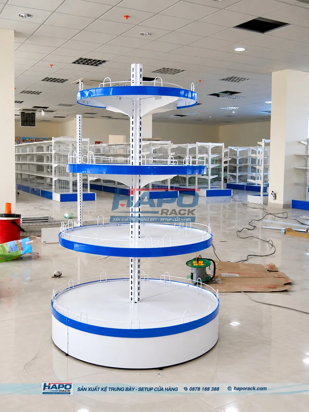 Mẫu kệ trưng bày hình tròn phù hợp với nhiều mô hình kinh doanh