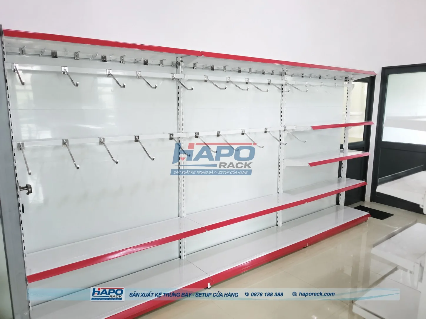- Những sai lầm khi chọn kệ móc treo khiến hàng hóa lộn xộn