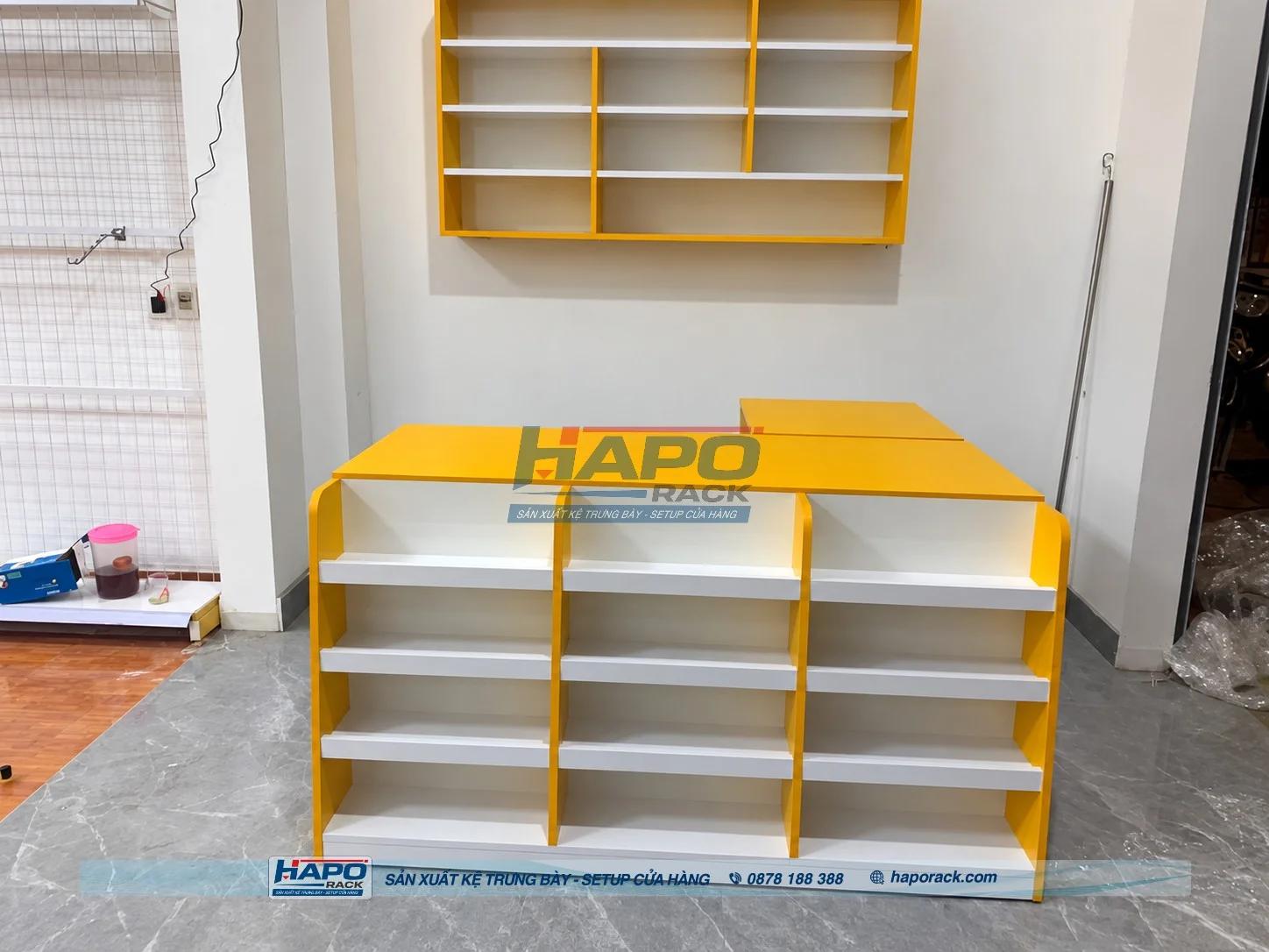 Quầy thu ngân mini thiết kế đơn giản và dễ bố trí