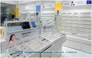 sản xuất kệ trưng bày mắt kính Khánh Sơn