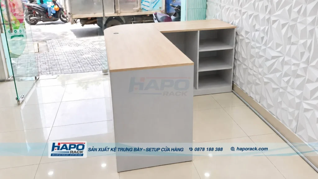 SETUP KỆ TRƯNG BÀY, BÀN THU NGÂN CHO CỬA HÀNG ĐẶT SẢN VÀ TRÁI CÂY TẠI TP. HCM