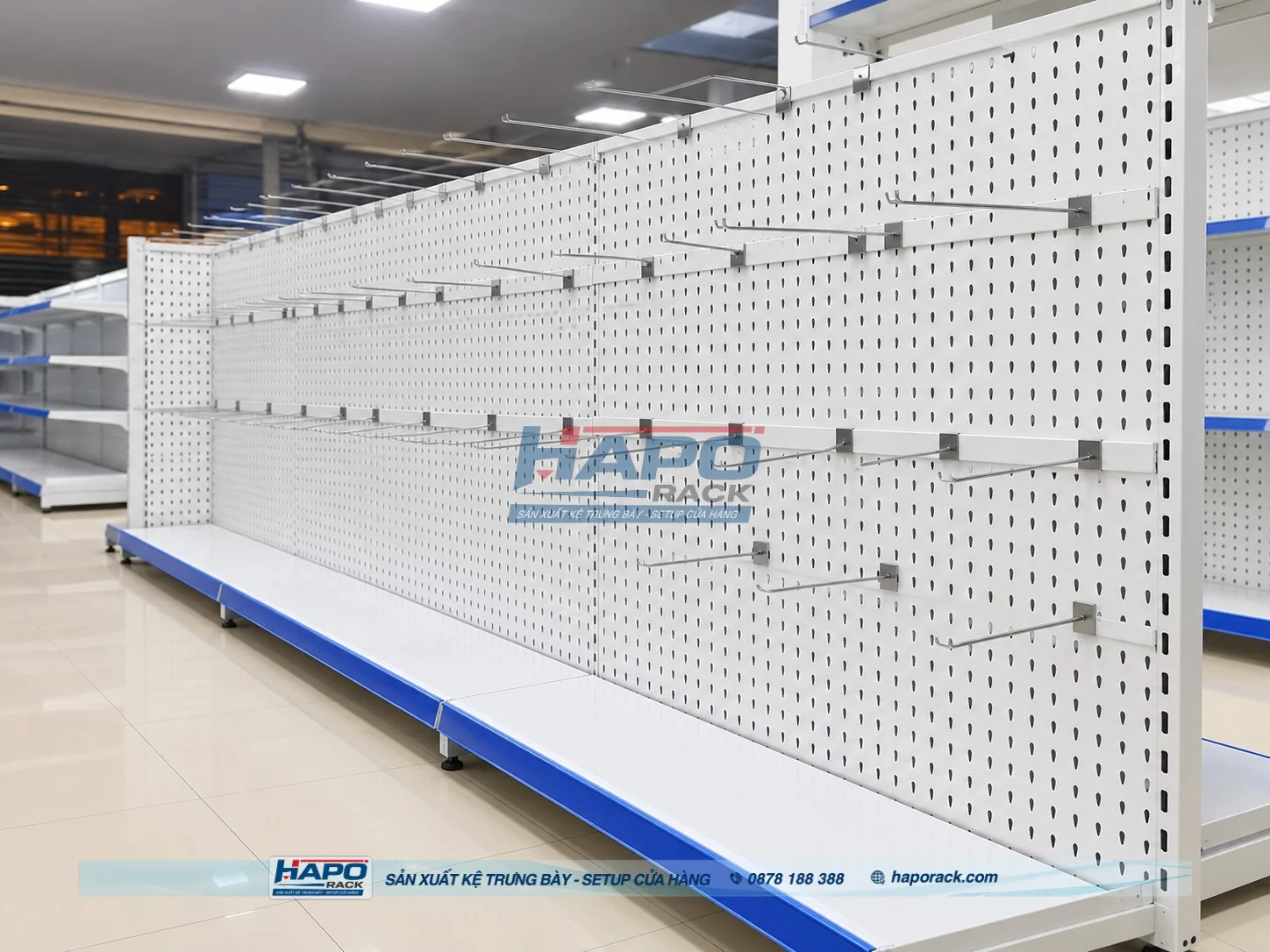 Thiết kế kệ móc treo nhiều tầng tận dụng không gian chiều cao