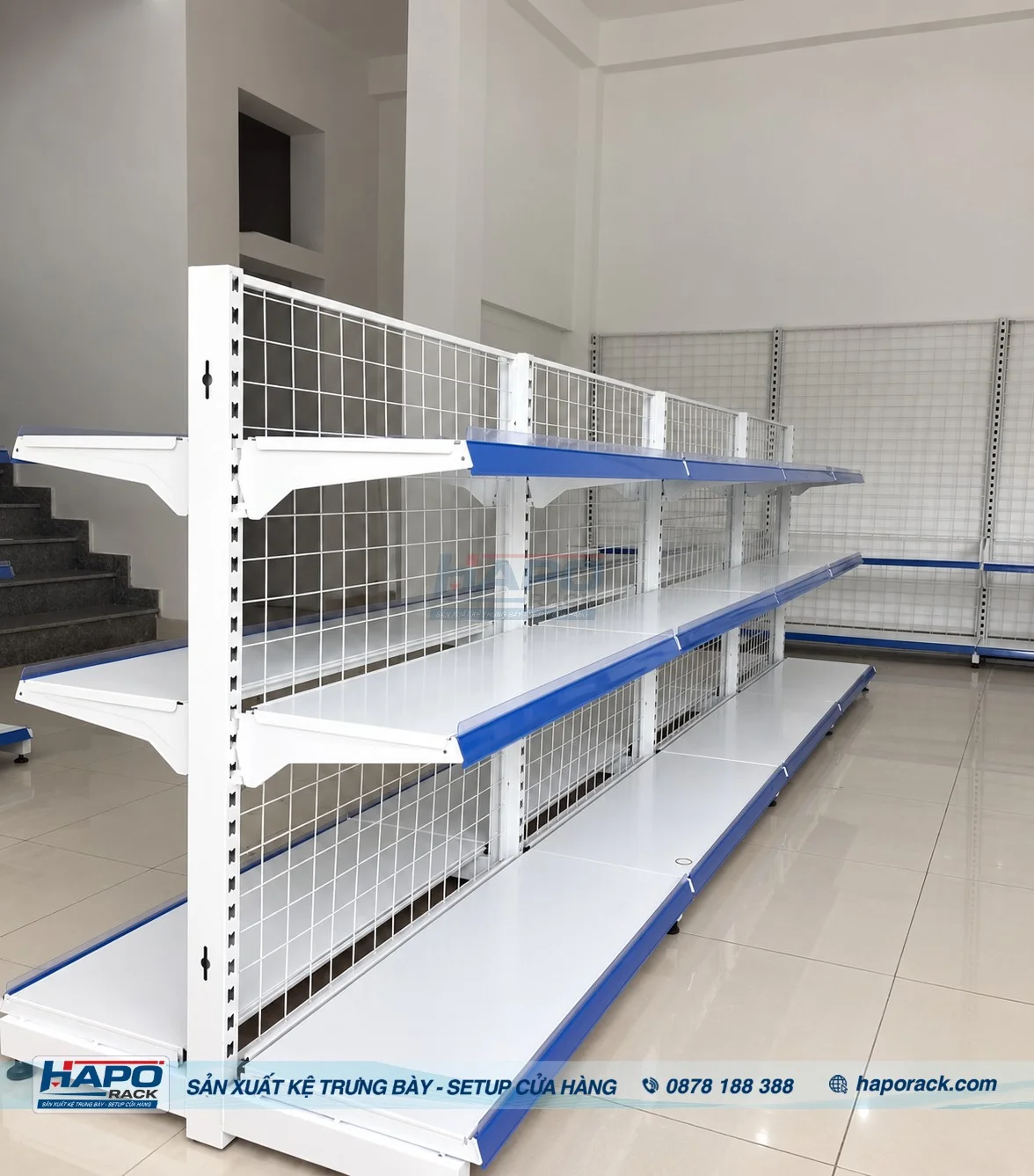 thiết kế tủ kính trưng bày nhà thuốc